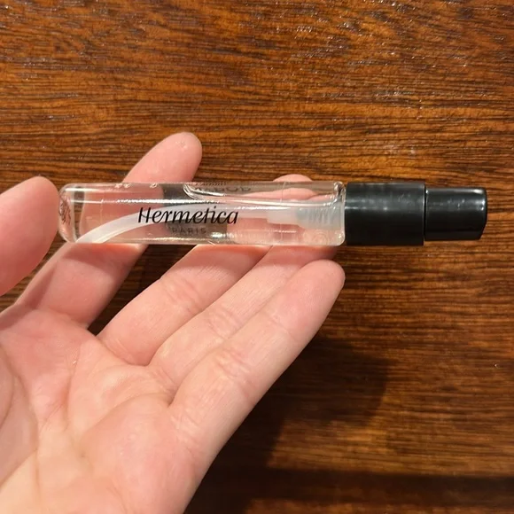 Perfume Hermética Paris Peonypop Eau Du Parfum 10ml travel size - Picture 2 of 4